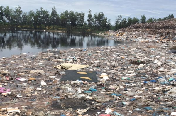 Cảnh Báo Ô Nhiễm Nước Rỉ Rác Cực Độc Hại