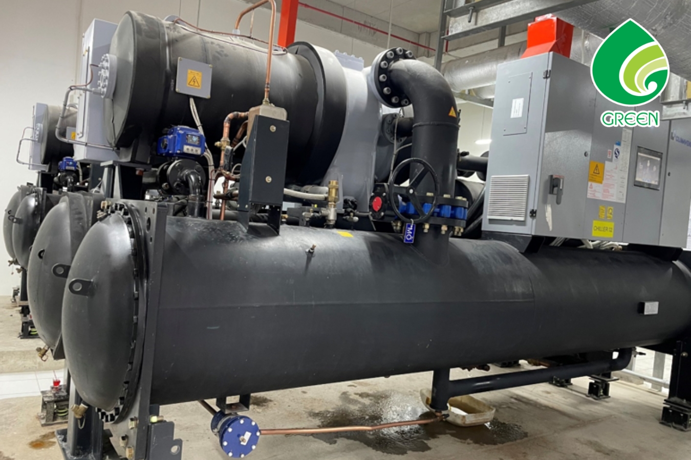 So Sánh Các Loại Hóa Chất Kiểm Soát Vi Sinh Chiller Phổ Biến Hiện Nay